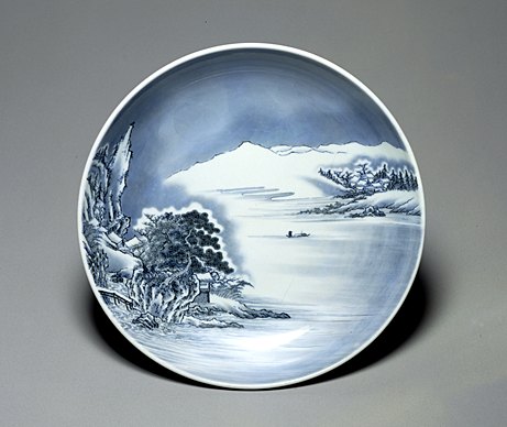 染付雪景山水図皿(鍋島）東京国立博物館蔵